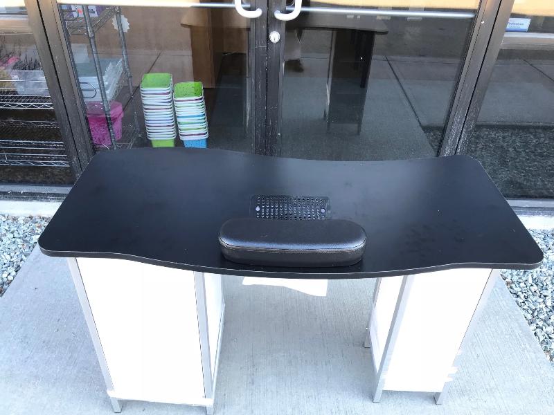 
                  
                    Nail Desk with Fan - Black
                  
                